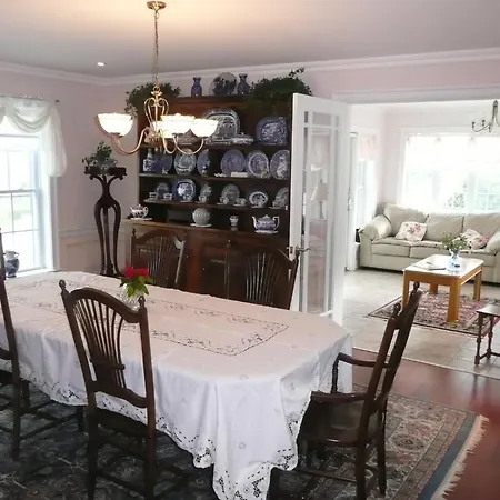 Washington House Bed & Breakfast 3*
